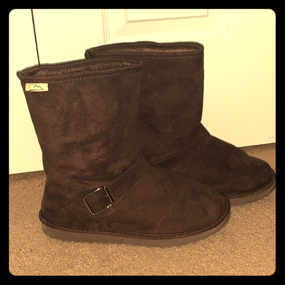 Brown fur boots *Never Worn*